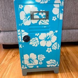 “Mini Hawaiian themed locker”